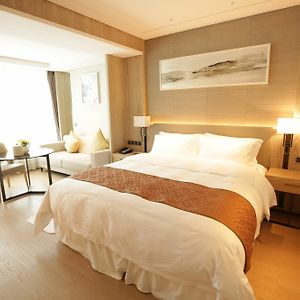 Deluxe Apartment Suite